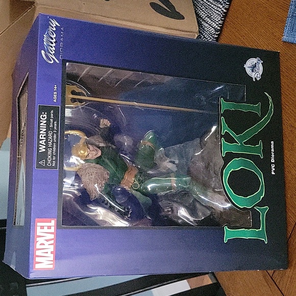 New Disney marvel Loki pvc diorama figure statue by Diamond Select Gallery - Picture 3 of 3